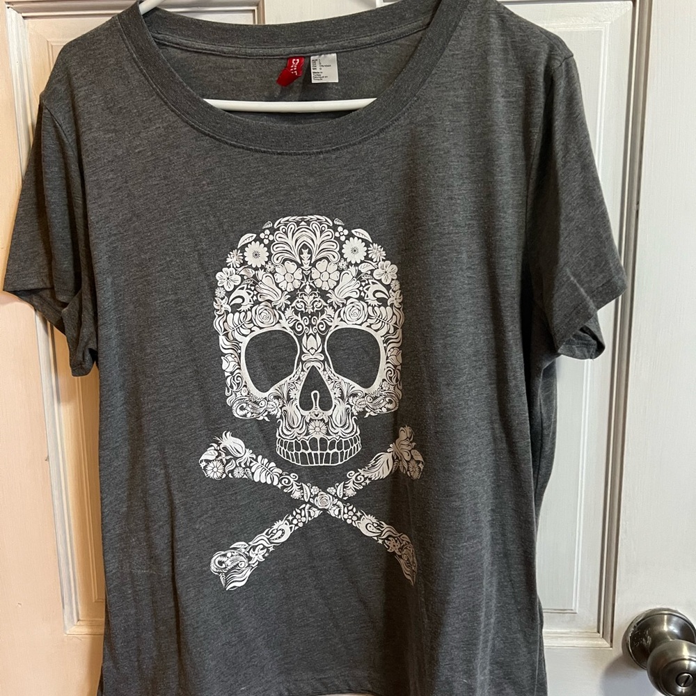 H&M Charcoal Graphic Tee